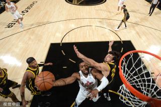 频频获胜的 频频获胜的